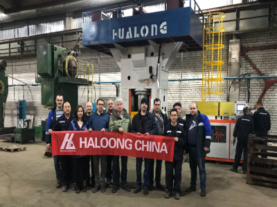 買壓力機(jī)的企業(yè)為什么都考察這家42年的壓力機(jī)廠家？